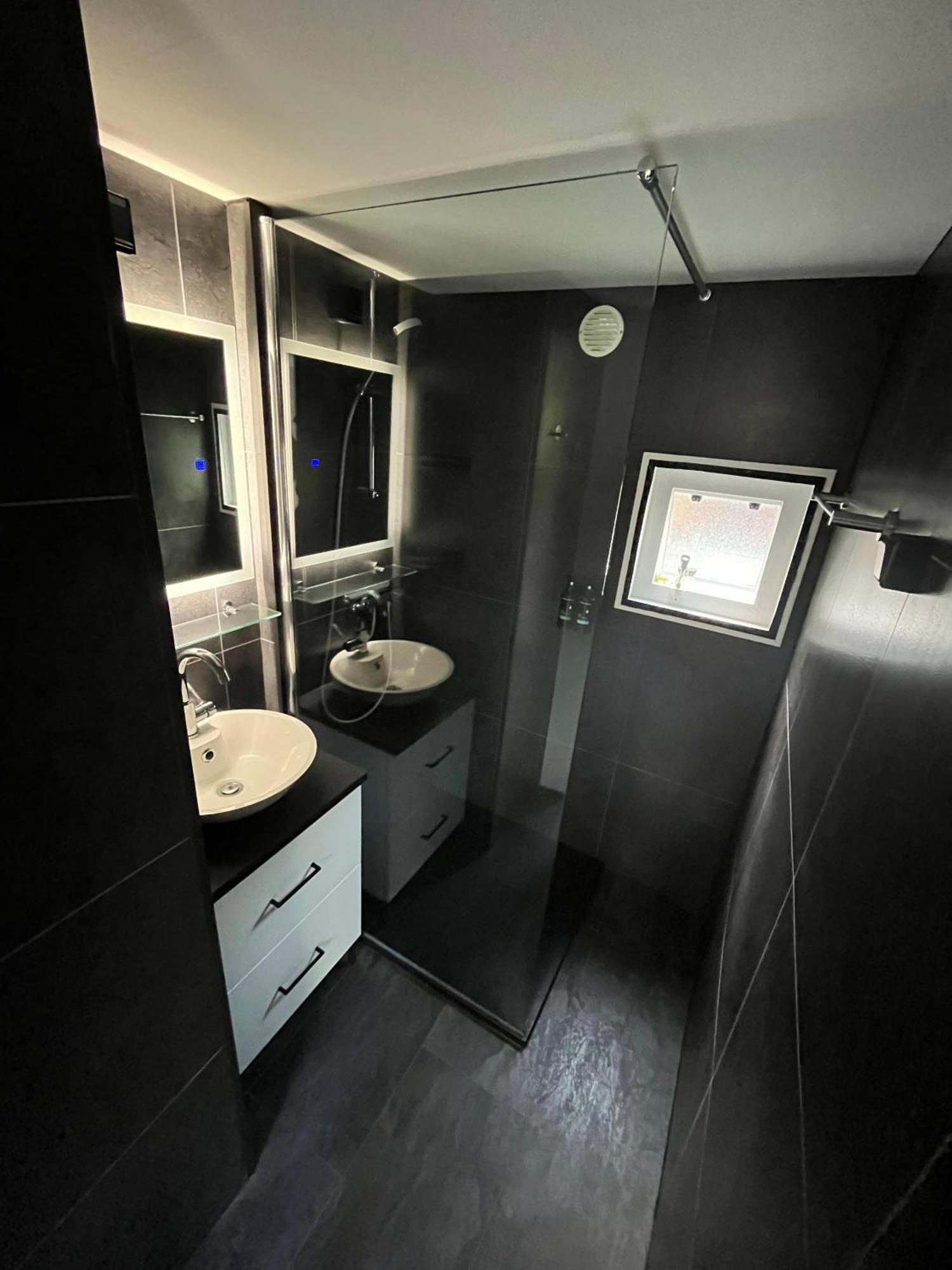 אפ Modern Chalet In De Bossen Van De Veluwe מראה חיצוני תמונה